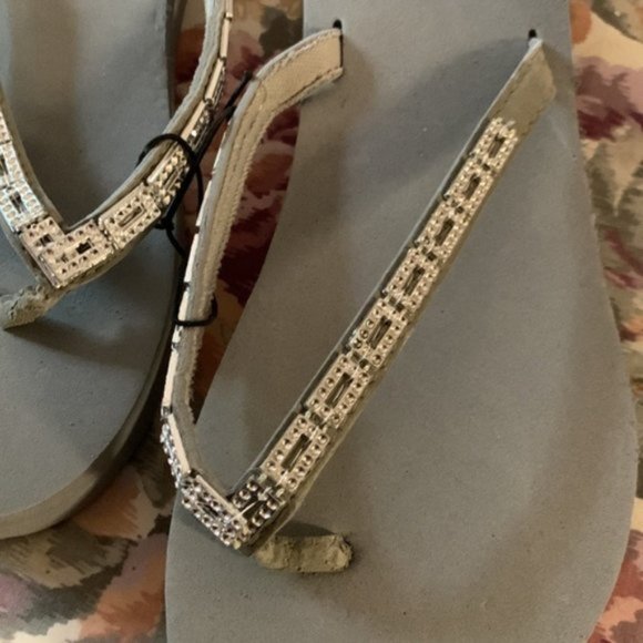 flip flops sandals new with tags - Picture 2 of 4